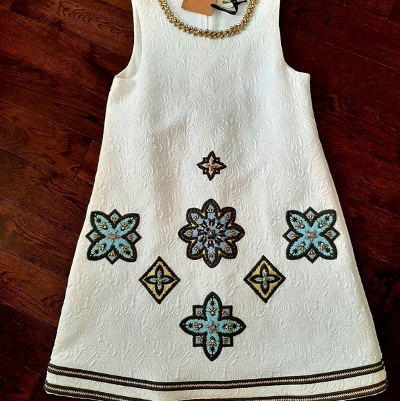 Aritzia Dresses & Skirts - Super pretty molly bracken dress